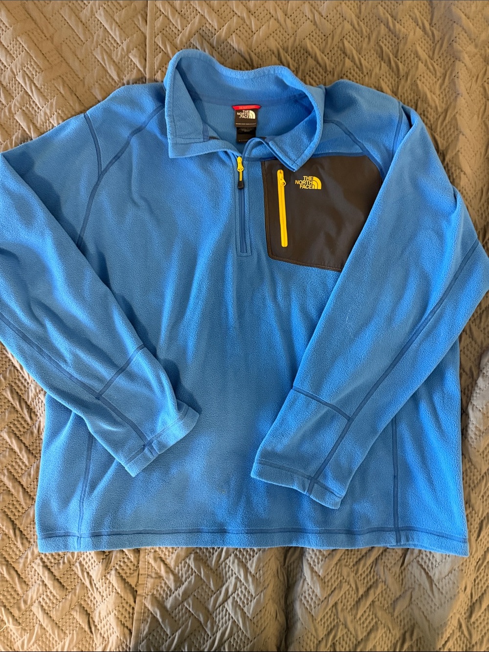 The North Face Men’s Bright Blue Fleece Pullover with Contrast Chest Pocket